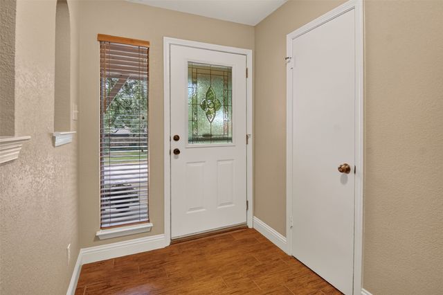 2208 Cambridge Drive, Hurst, TX 76054