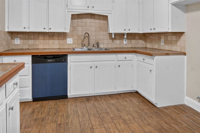 2208 Cambridge Drive, Hurst, TX 76054