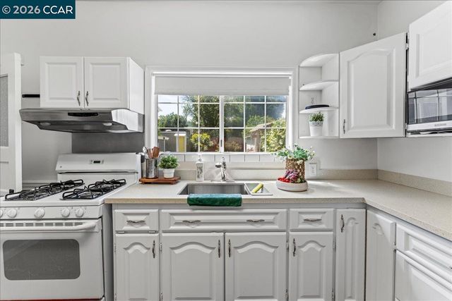 1538 Russell St, Berkeley, CA 94703