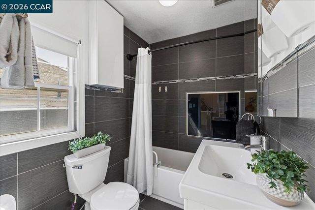 1538 Russell St, Berkeley, CA 94703