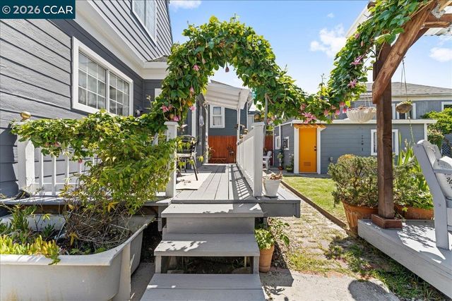 1538 Russell St, Berkeley, CA 94703