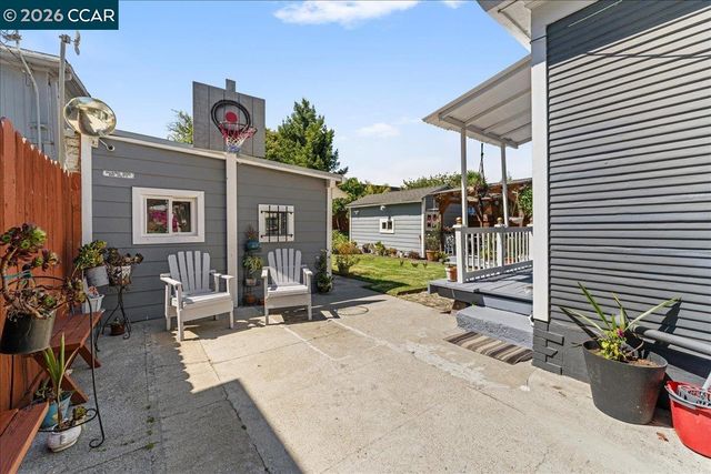 1538 Russell St, Berkeley, CA 94703