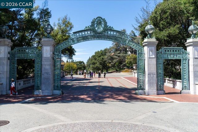 1538 Russell St, Berkeley, CA 94703