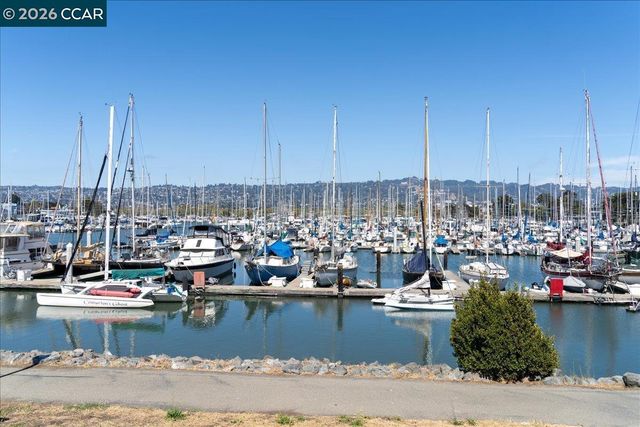 1538 Russell St, Berkeley, CA 94703