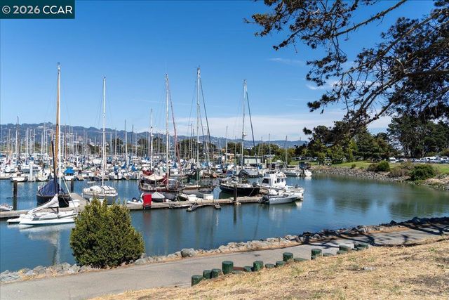 1538 Russell St, Berkeley, CA 94703