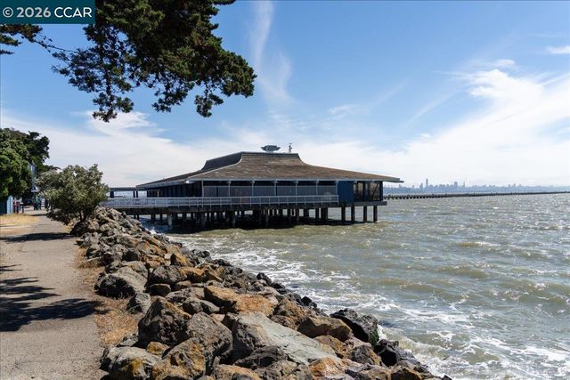 1538 Russell St, Berkeley, CA 94703