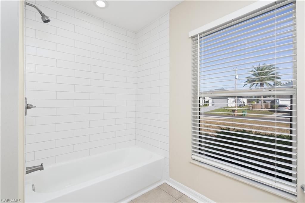 Image 12 of property listing at 1142 NW 27th PL, Cape Coral, FL 33993