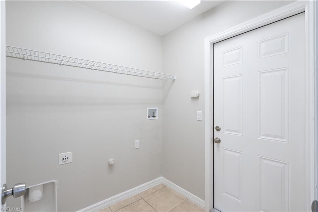 Image 16 of property listing at 1142 NW 27th PL, Cape Coral, FL 33993