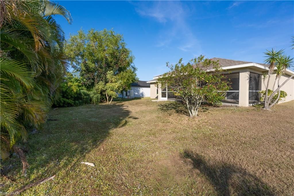 Image 19 of property listing at 1142 NW 27th PL, Cape Coral, FL 33993