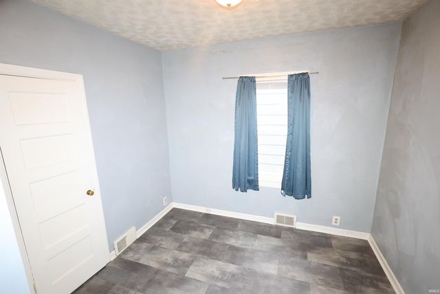 2213 Kendall Street, South Bend, IN 46613