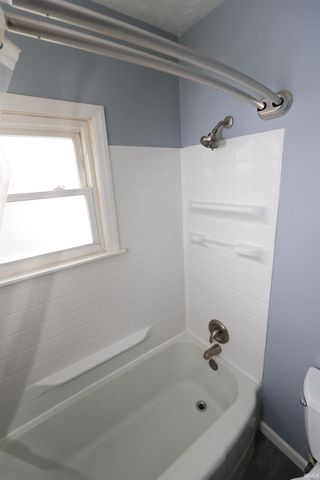 2213 Kendall Street, South Bend, IN 46613