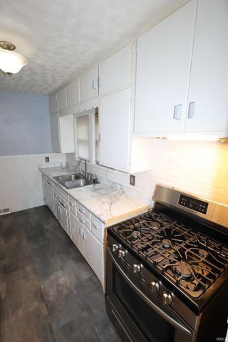 2213 Kendall Street, South Bend, IN 46613