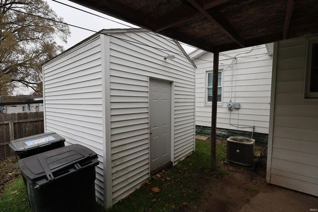 2213 Kendall Street, South Bend, IN 46613