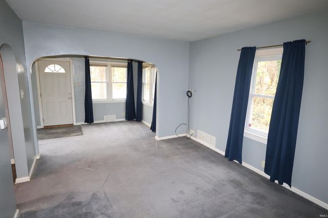 2213 Kendall Street, South Bend, IN 46613