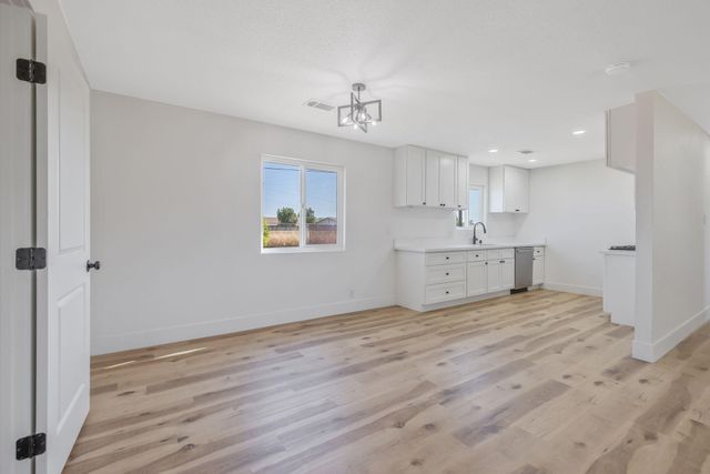 9561 Garden Drive, Hanford, CA 93230