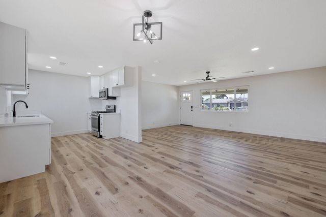9561 Garden Drive, Hanford, CA 93230