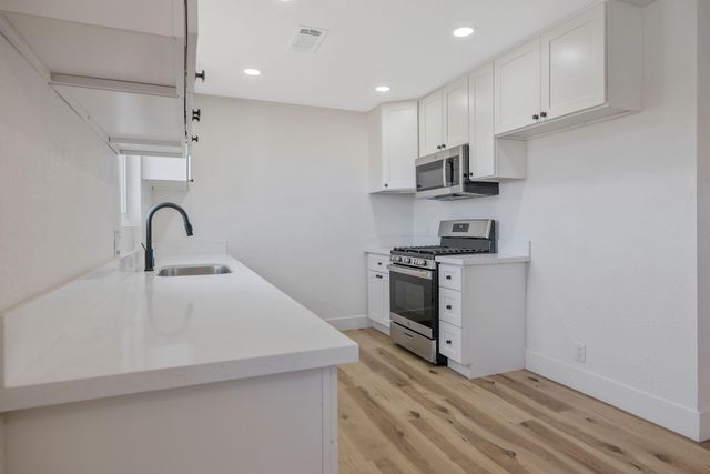 9561 Garden Drive, Hanford, CA 93230