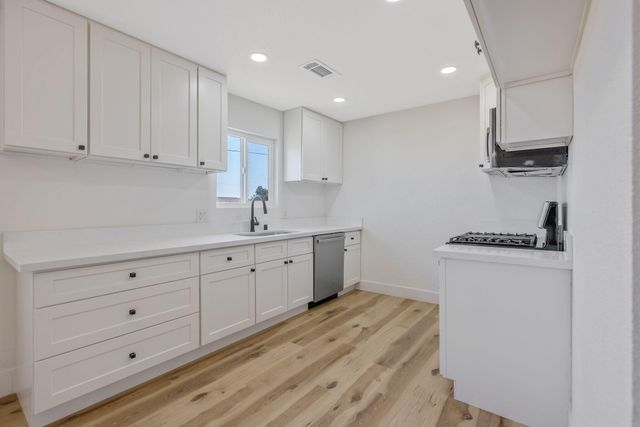 9561 Garden Drive, Hanford, CA 93230