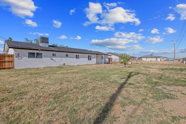 9561 Garden Drive, Hanford, CA 93230
