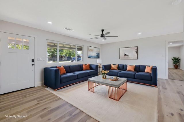 9561 Garden Drive, Hanford, CA 93230