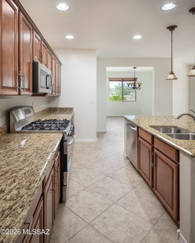 379 E Honey Bee Preserve Way, Oro Valley, AZ 85755