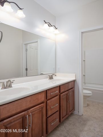 379 E Honey Bee Preserve Way, Oro Valley, AZ 85755