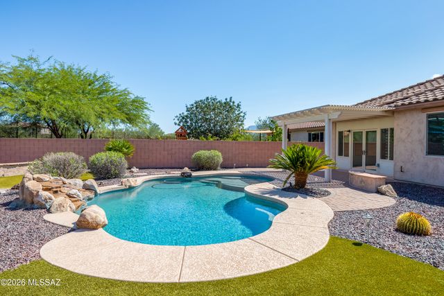 379 E Honey Bee Preserve Way, Oro Valley, AZ 85755
