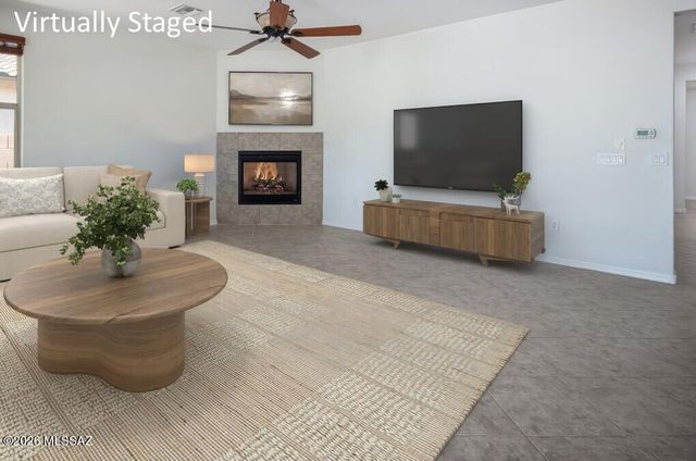379 E Honey Bee Preserve Way, Oro Valley, AZ 85755