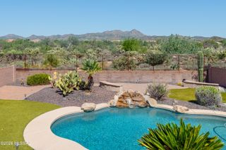 379 E Honey Bee Preserve Way, Oro Valley, AZ 85755