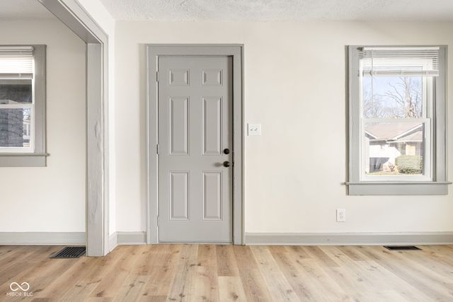 729 N Euclid Avenue, Indianapolis, IN 46201