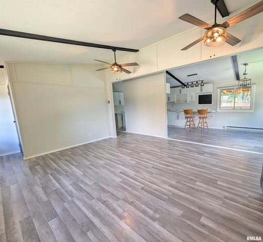 306 PONTIAC Road, Marquette Heights, IL 61554