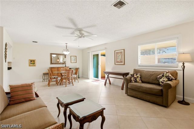 180 Harrison RD 3, Naples, FL 34112