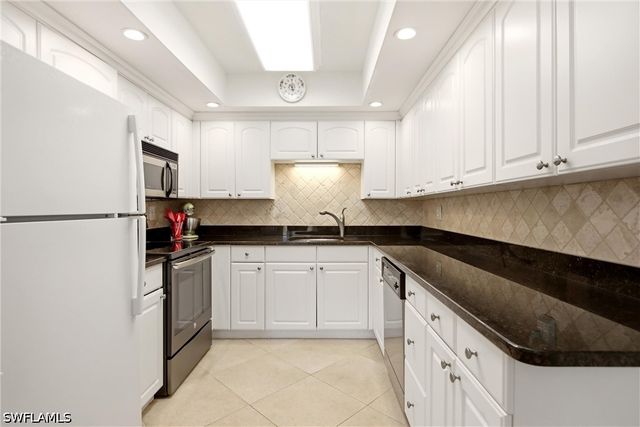 180 Harrison RD 3, Naples, FL 34112
