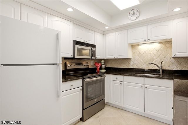 180 Harrison RD 3, Naples, FL 34112