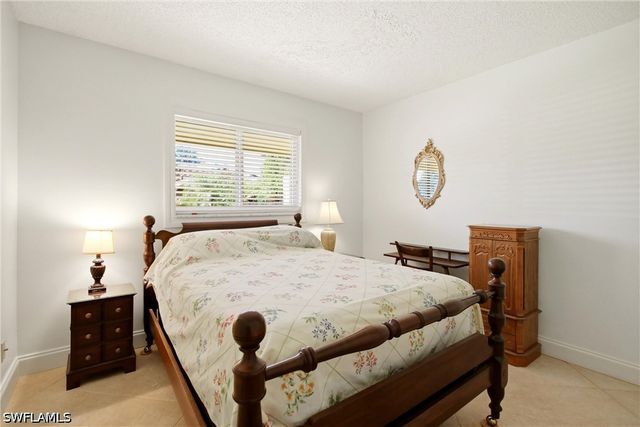 180 Harrison RD 3, Naples, FL 34112