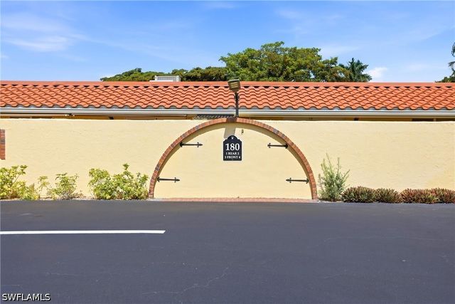 180 Harrison RD 3, Naples, FL 34112