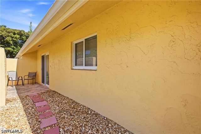 180 Harrison RD 3, Naples, FL 34112