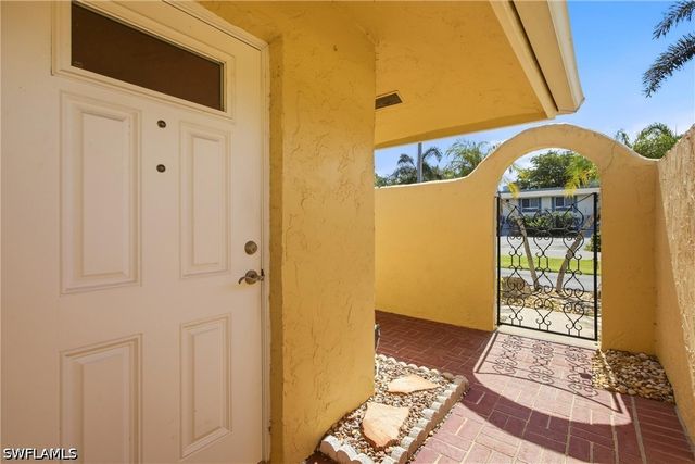 180 Harrison RD 3, Naples, FL 34112