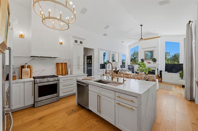 1102 MARINA DRIVE, Tarpon Springs, FL 34689