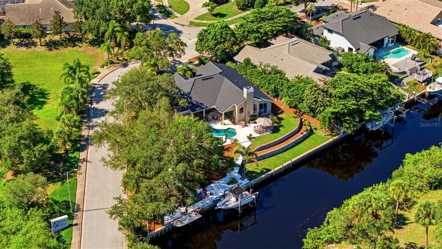1102 MARINA DRIVE, Tarpon Springs, FL 34689