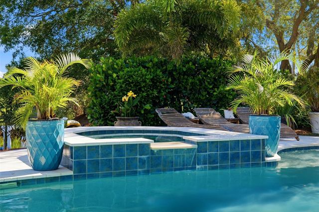 1102 MARINA DRIVE, Tarpon Springs, FL 34689