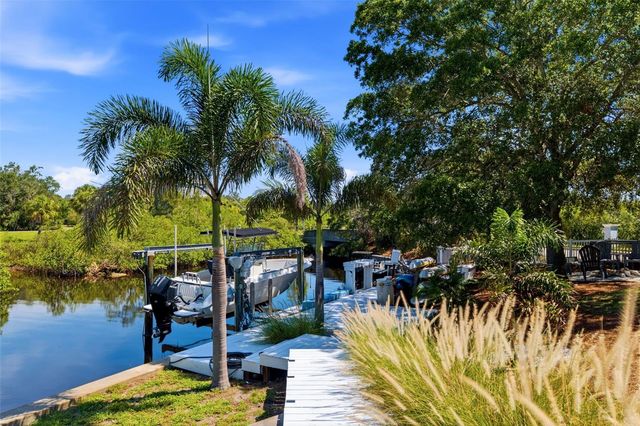 1102 MARINA DRIVE, Tarpon Springs, FL 34689