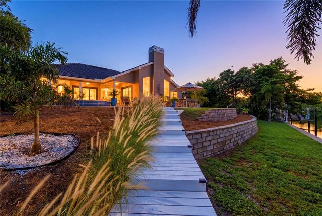 1102 MARINA DRIVE, Tarpon Springs, FL 34689