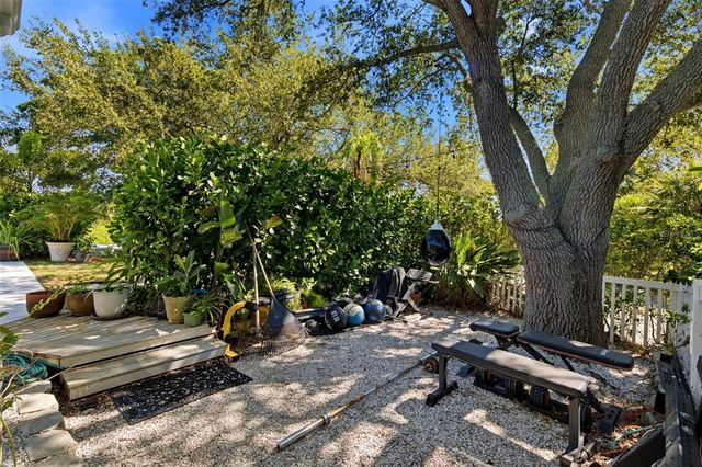 1102 MARINA DRIVE, Tarpon Springs, FL 34689
