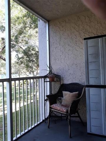 1100 NW 87th Avenue 204, Coral Springs, FL 33071