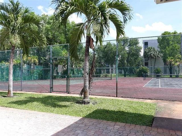1100 NW 87th Avenue 204, Coral Springs, FL 33071