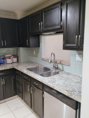 1100 NW 87th Avenue 204, Coral Springs, FL 33071