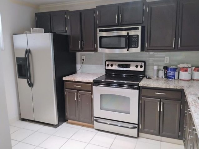 1100 NW 87th Avenue 204, Coral Springs, FL 33071