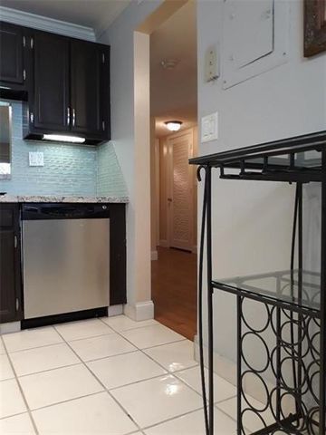 1100 NW 87th Avenue 204, Coral Springs, FL 33071