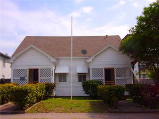 815 Furman Ave A & B, Corpus Christi, TX 78404